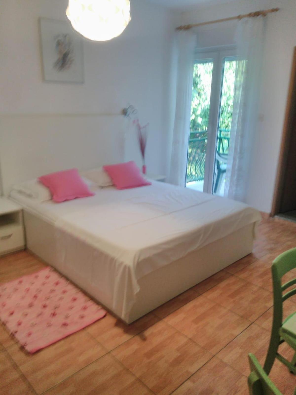 Apartments By The Sea Drvenik Donja Vala, Makarska - 6701 Esterno foto